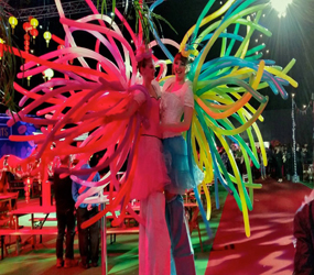 CARNIVAL STILTS - BALLOON BELLES FAMILY FRIENDLY RIO CARNIVAL STILT PERFORMERS TO BOOK UK